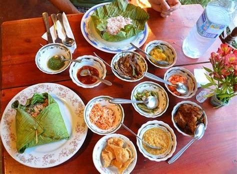 ELLA VILLAGE RESTAURANT .